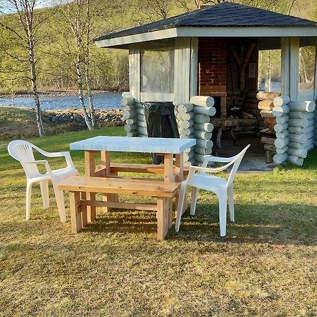 Vetsikon Leirintaemoekit Hotel Utsjoki Ngoại thất bức ảnh